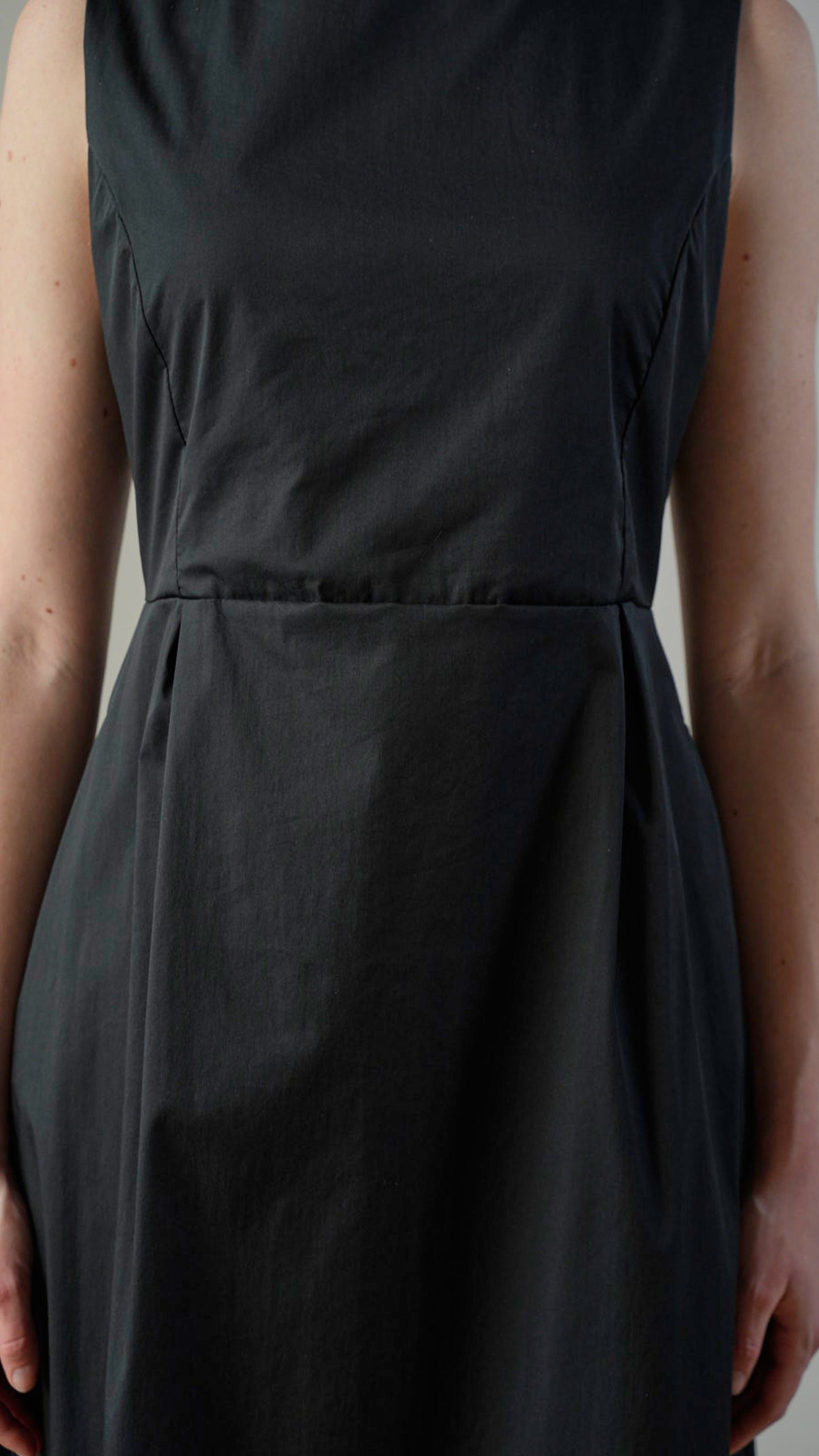 Lokita - Abito con tasche in tinta unita nero - ART.LOK015/1283/25SSPR