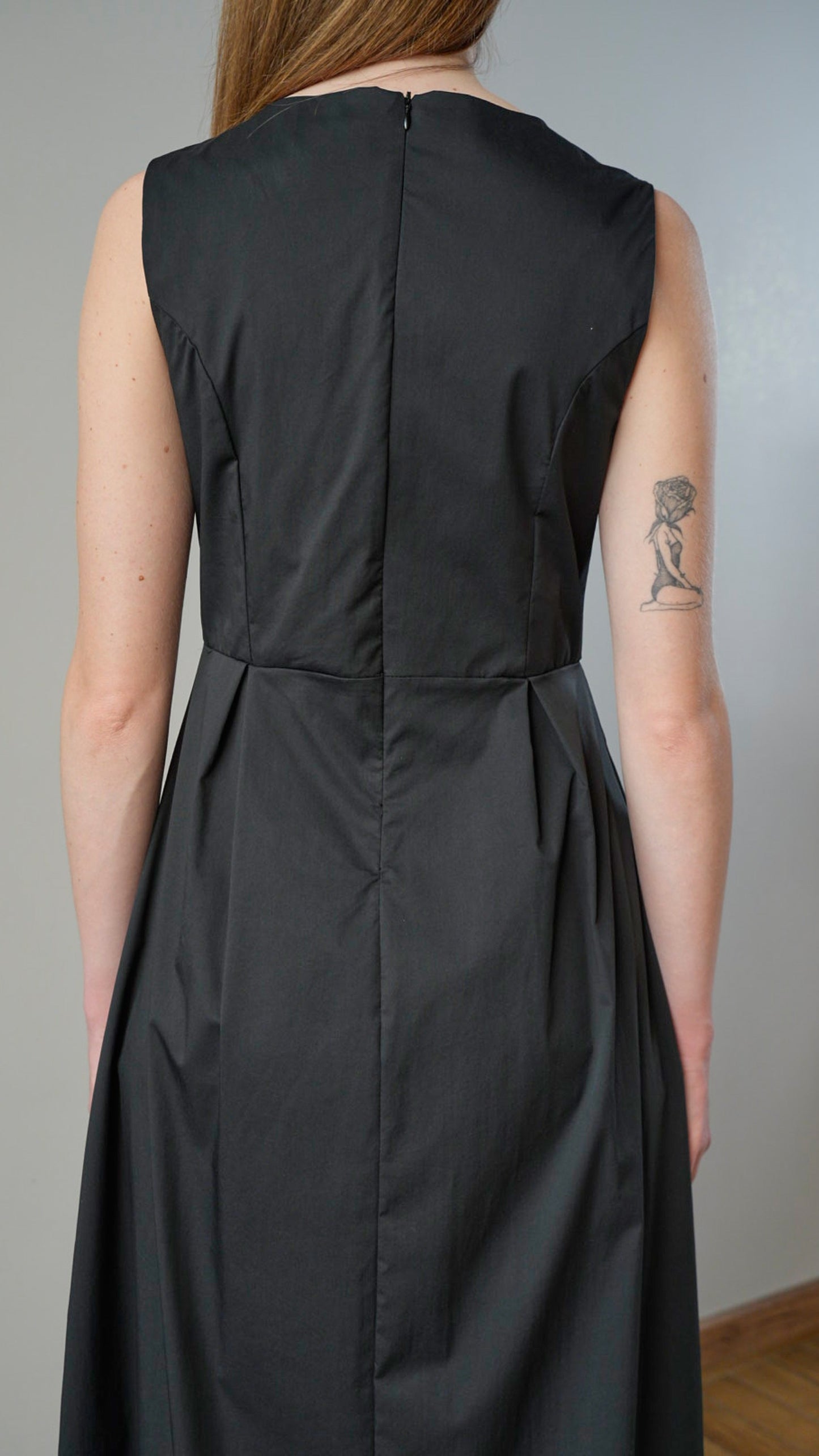 Lokita - Abito con tasche in tinta unita nero - ART.LOK015/1283/25SSPR
