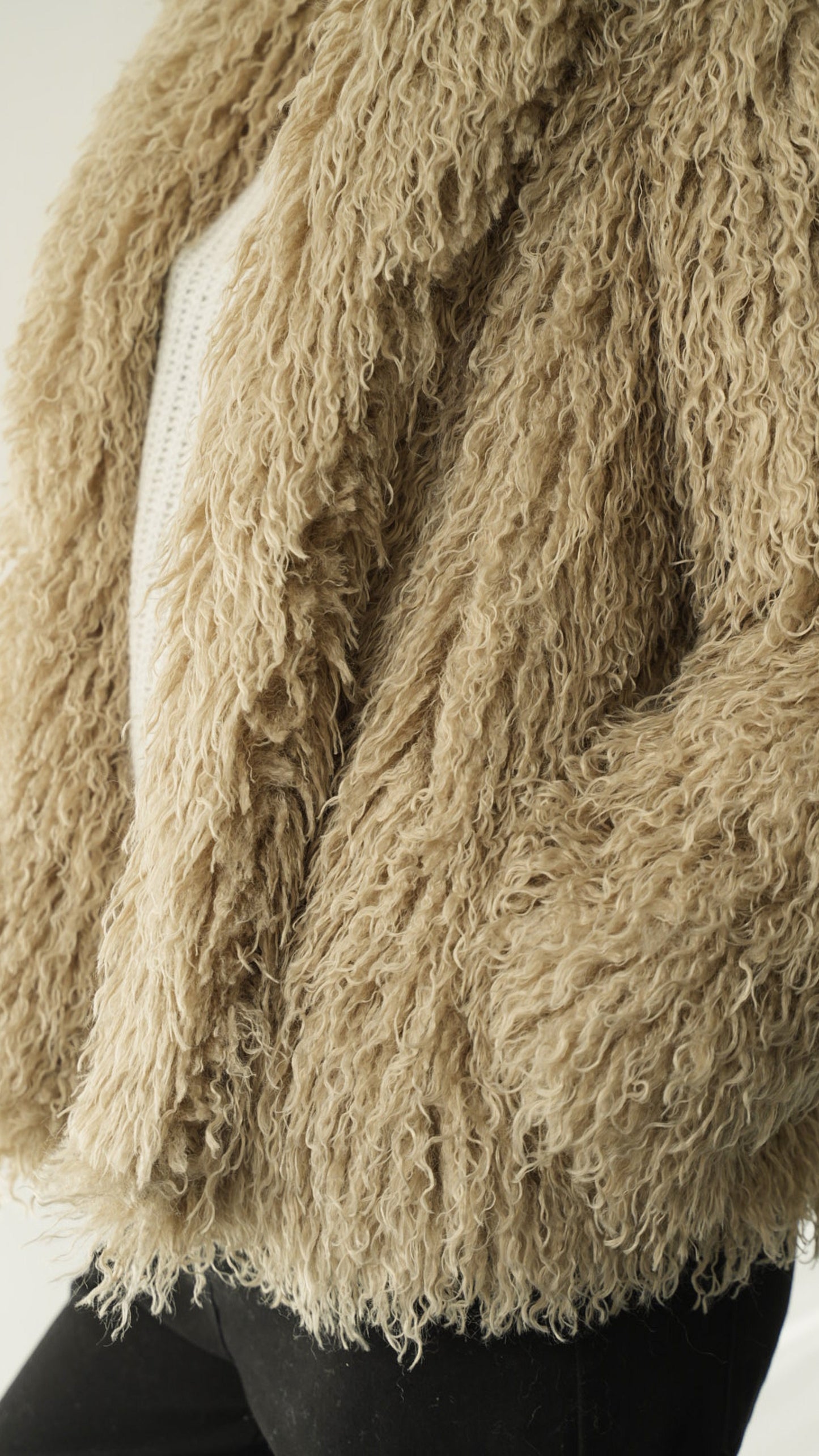 Tensione in - Pelliccia mongolia ecologica con tasche - ART.225230