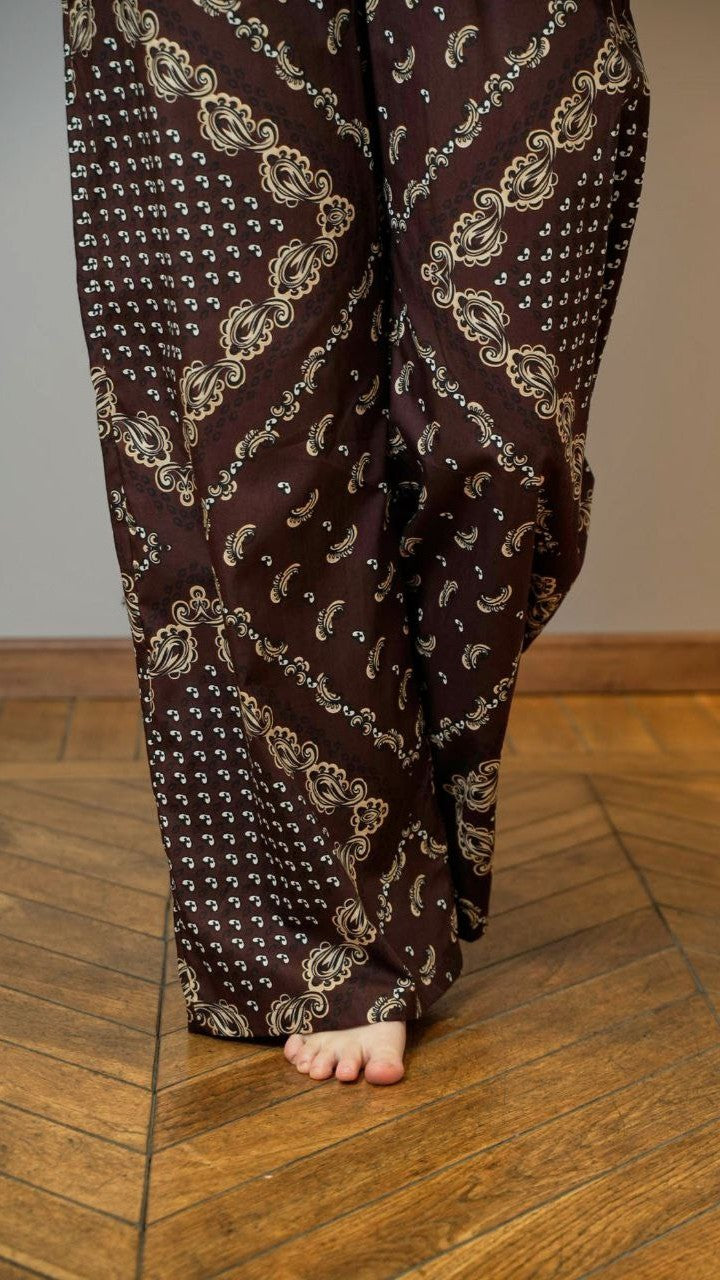 Tensione In - Pantaloni bandana con elastico sfondo marrone - ART.36545