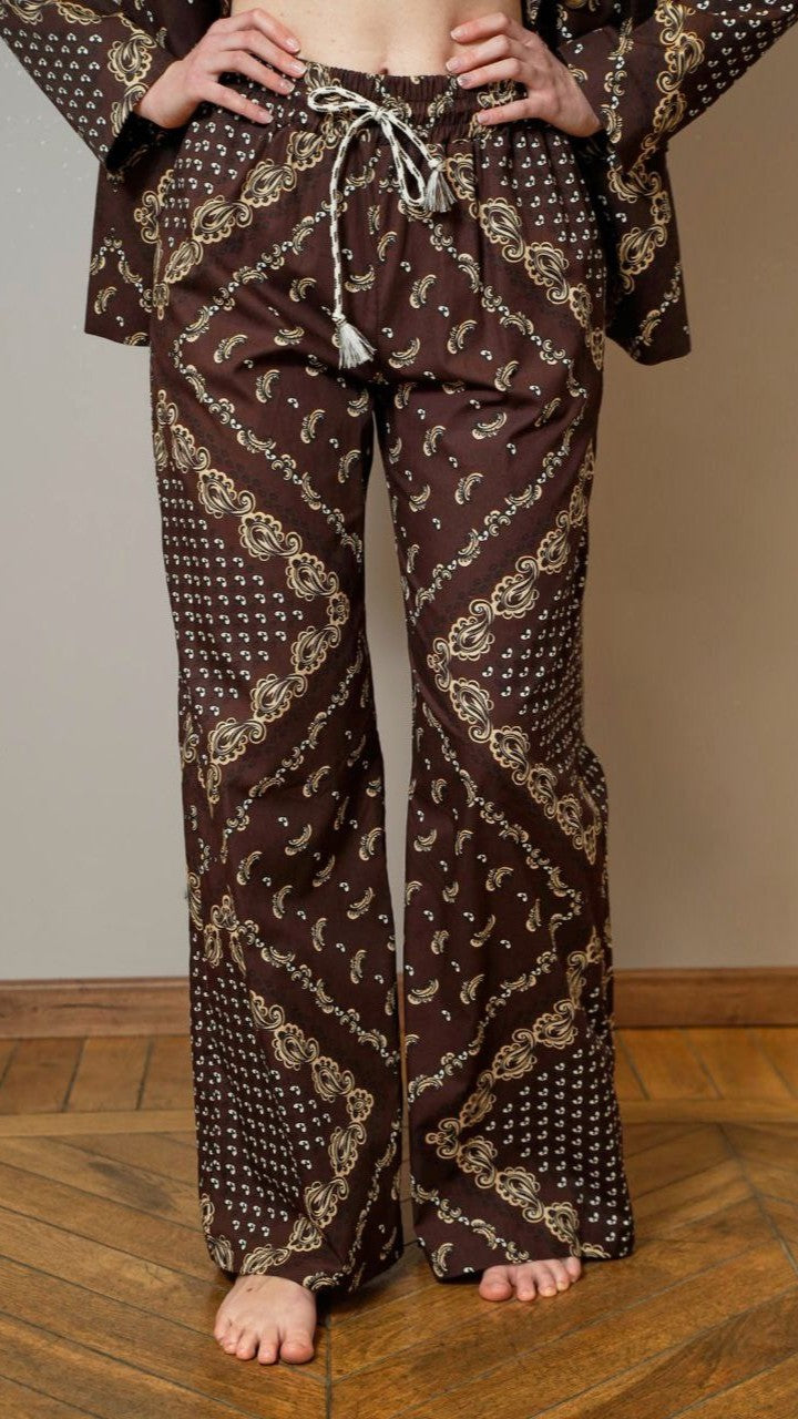 Tensione In - Pantaloni bandana con elastico sfondo marrone - ART.36545