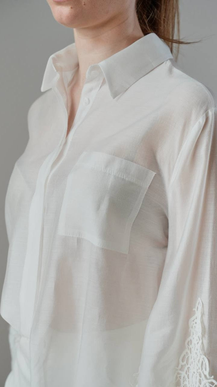 Tensione In - Camicia bianca con bordo manica con intagli - ART. S25C735