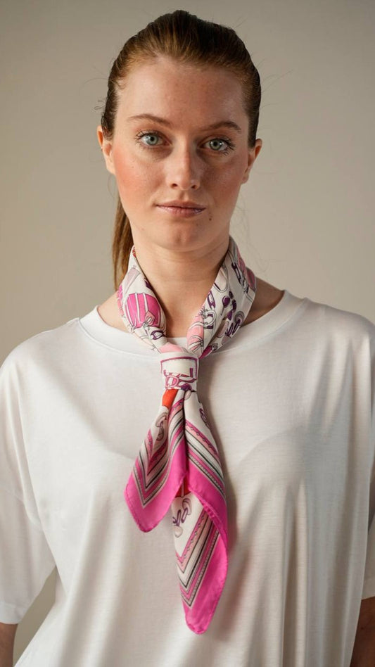 Zahjr - T-shirt in tinta unita bianca con foulard fantasia - ART.53539854