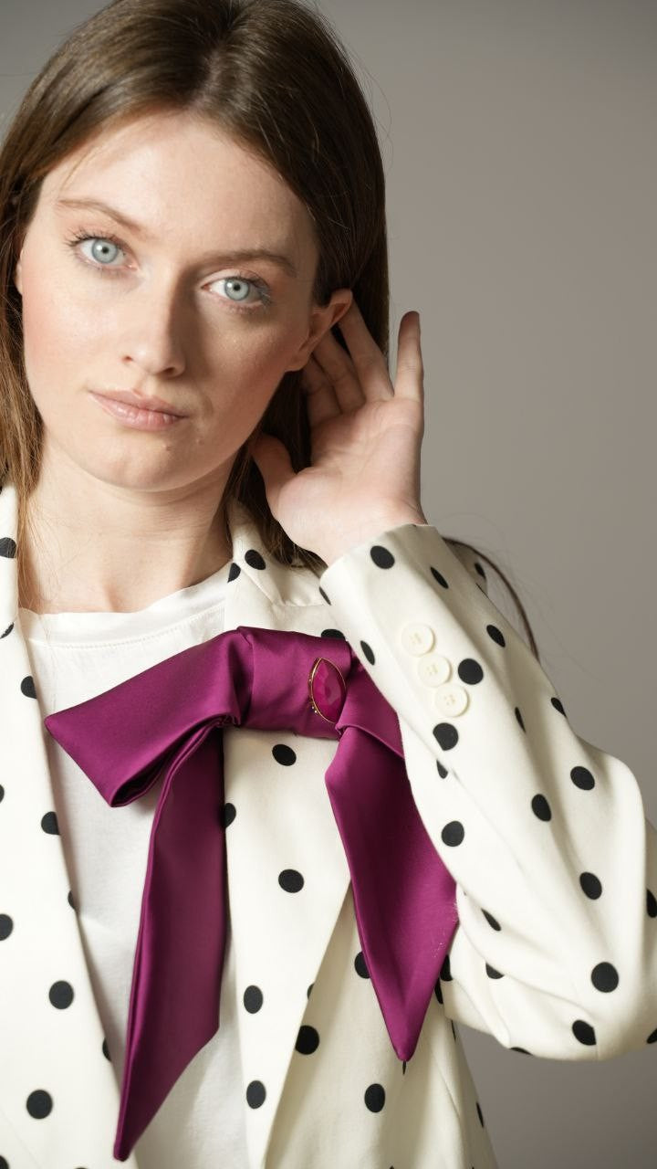 Tensione In - Blazer a pois neri con sfondo bianco - ART.TES25J113