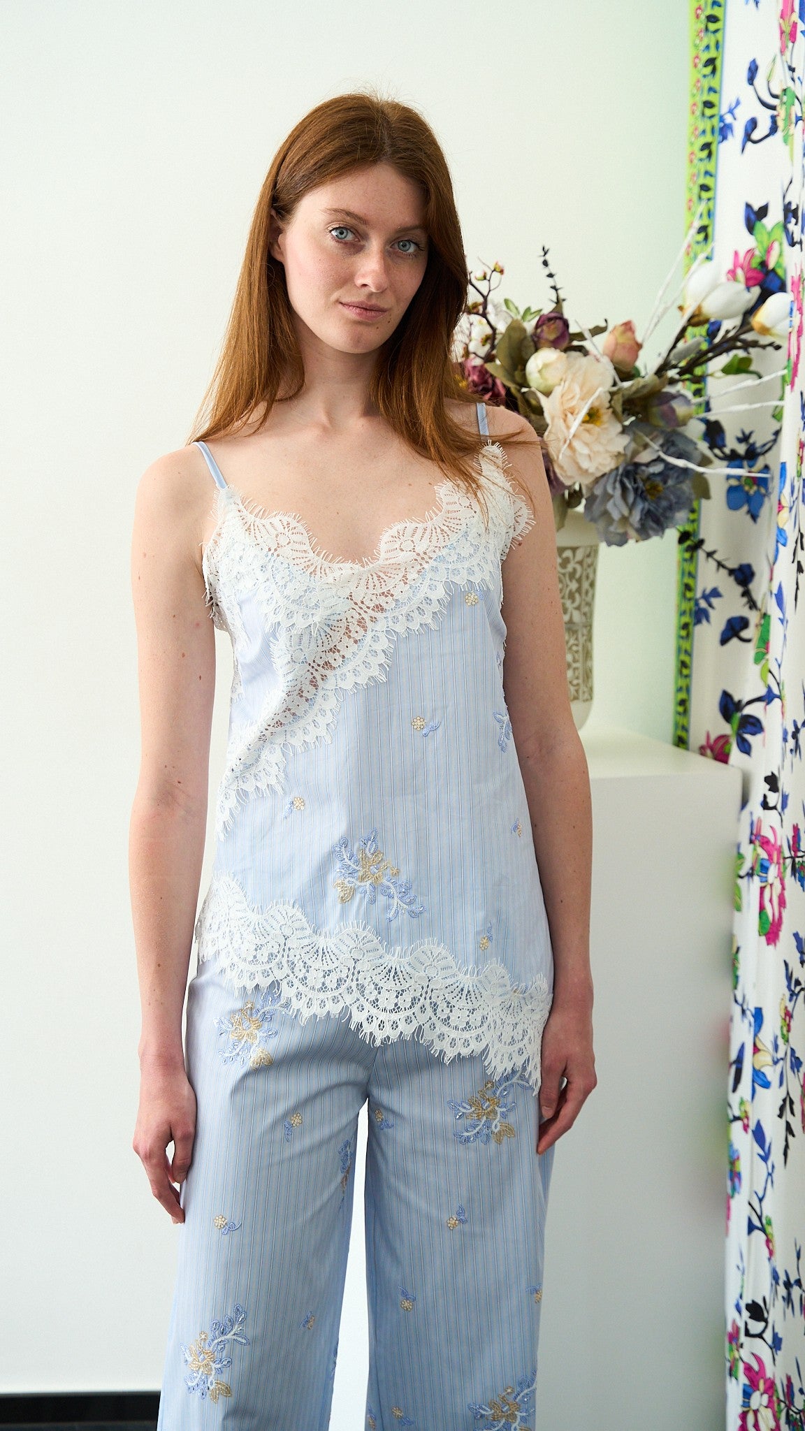 King Kong - Completo con dettagli in pizzo - ART.SP8SB49 Celeste Polvere - Bianco