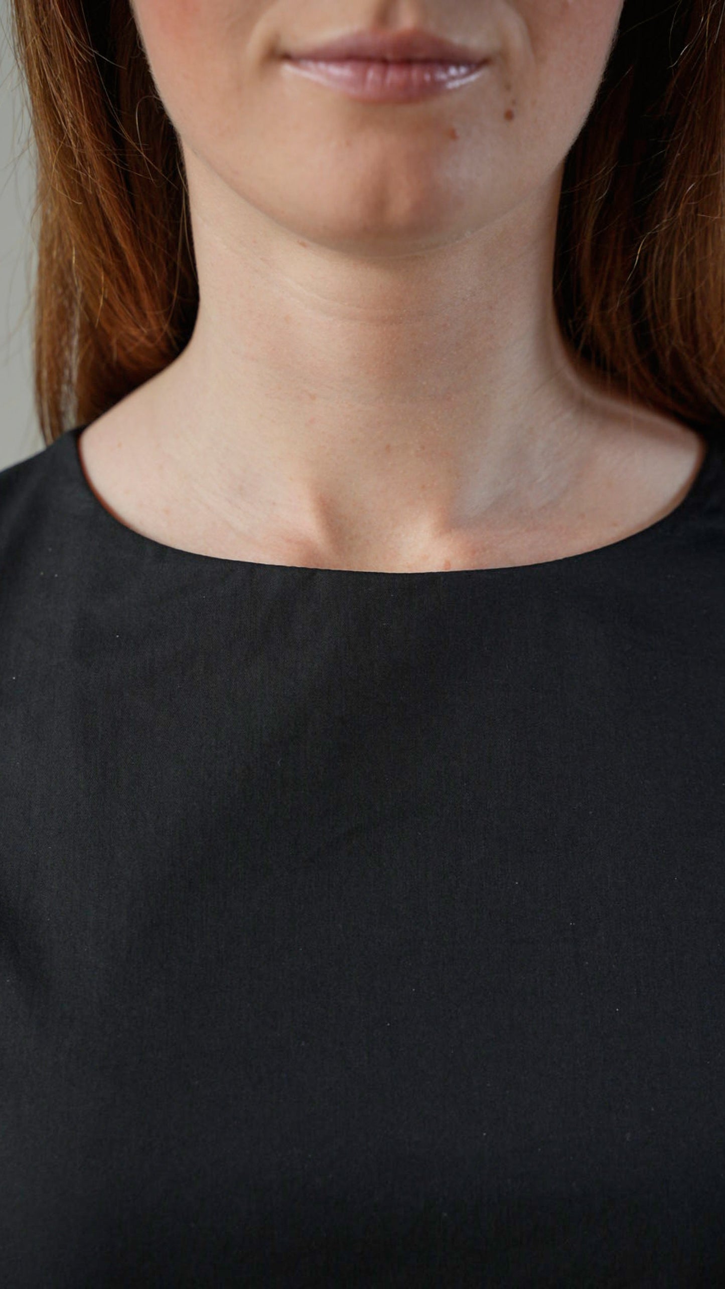 Lokita - Abito con tasche in tinta unita nero - ART.LOK015/1283/25SSPR