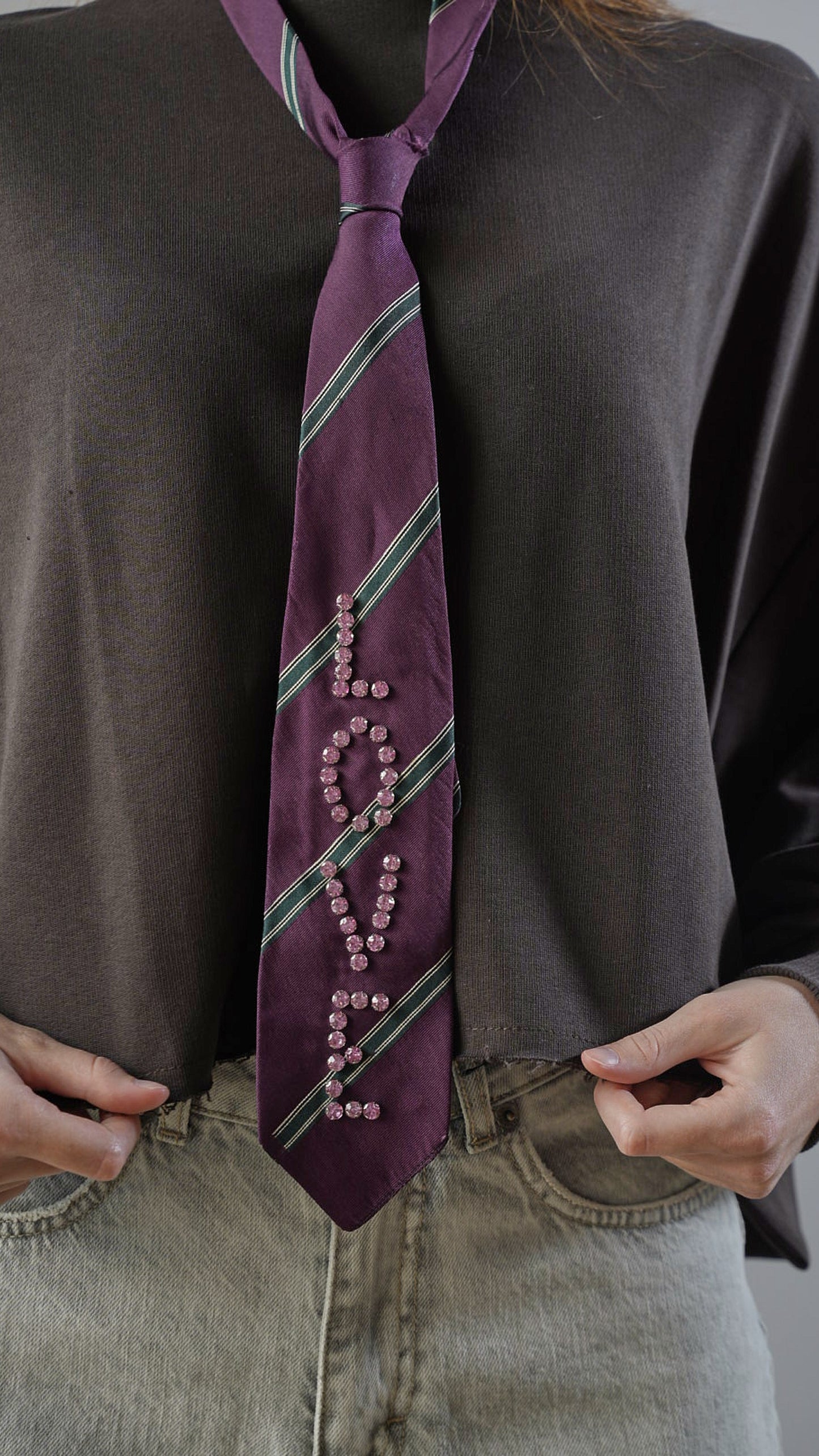 Tensione in - Felpa irregolare con cravatta removibile - ART.36900AI25CAMP