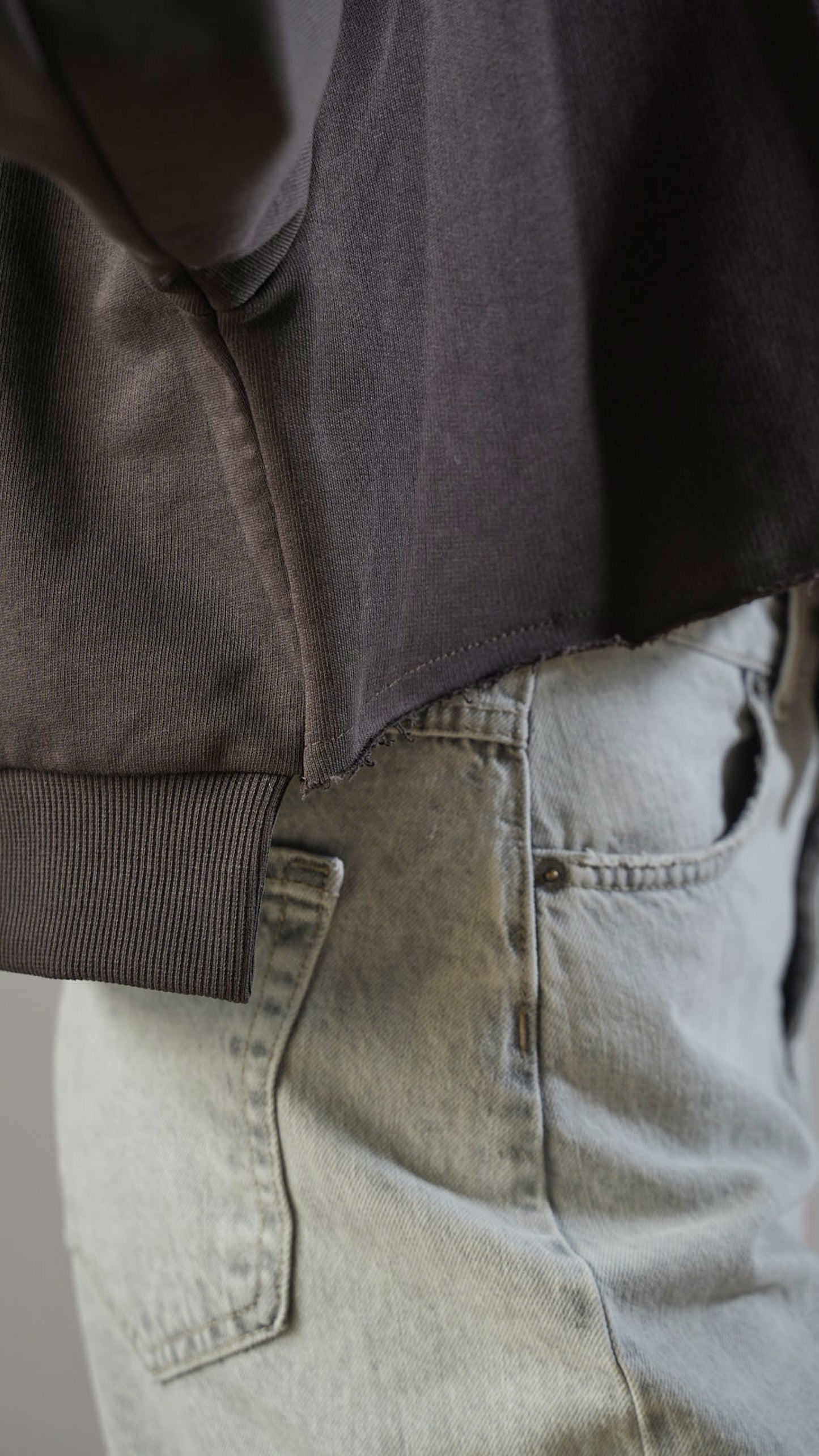 Tensione in - Felpa irregolare con cravatta removibile - ART.36900AI25CAMP