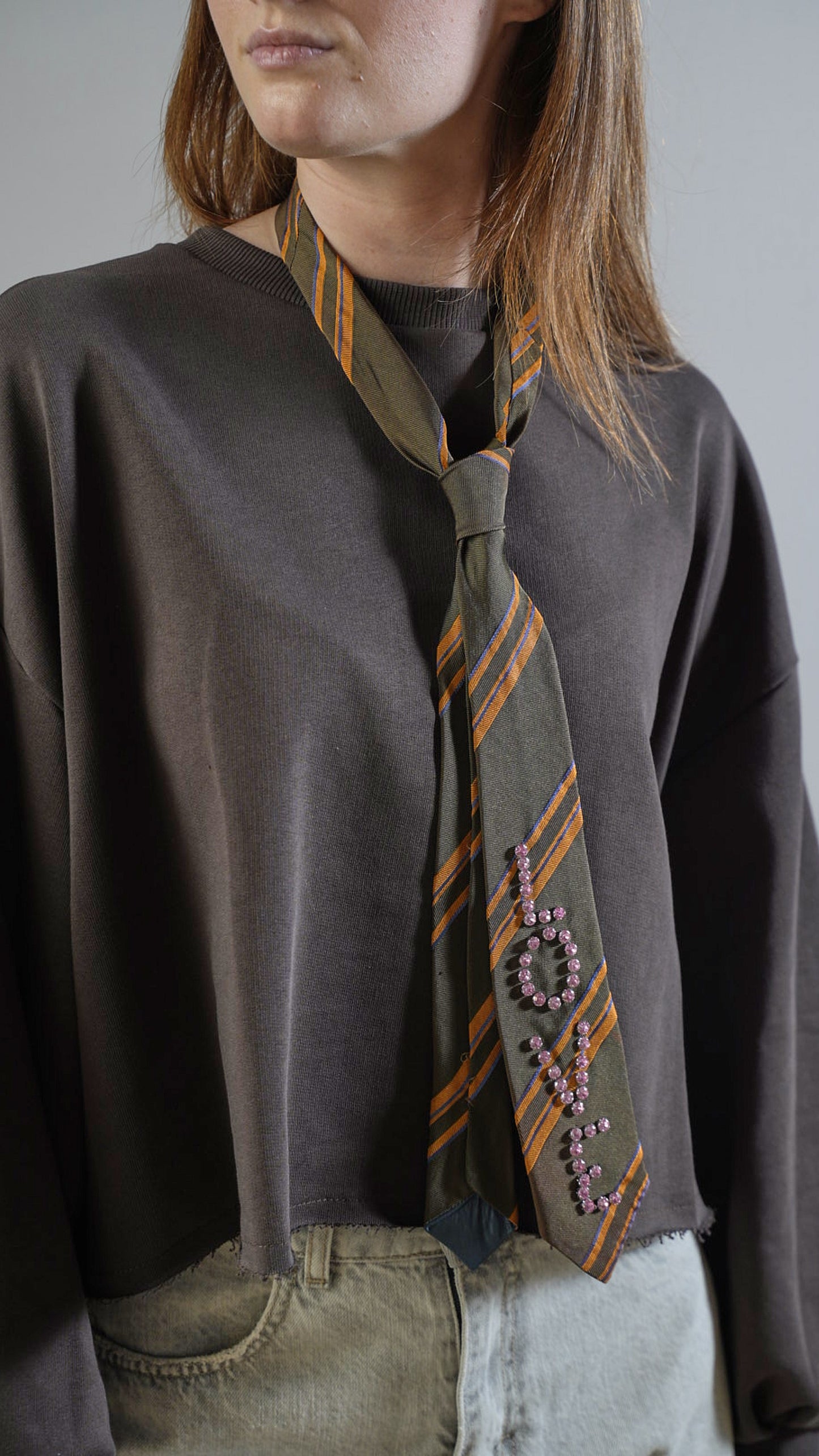 Tensione in - Felpa irregolare con cravatta removibile - ART.36900AI25CAMP