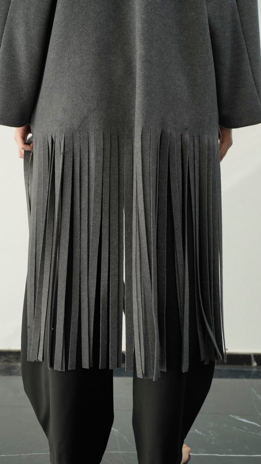 Tensione In - Cappotto frange antracite - ART.UO031