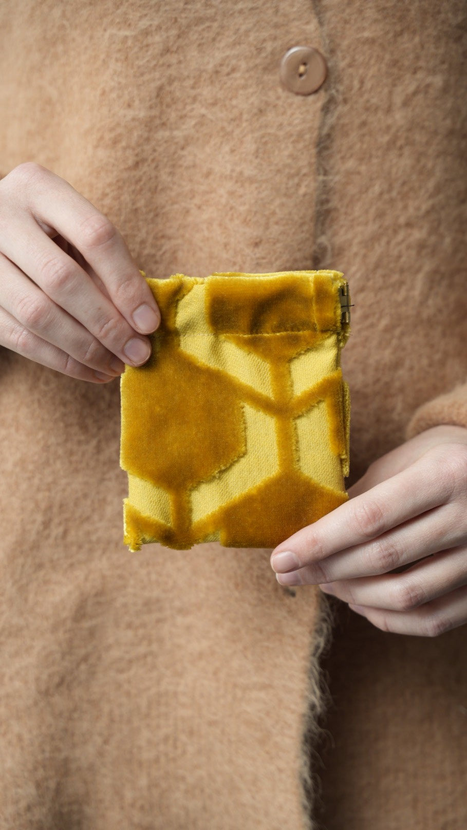 Via Roma - Porta monete, cucito a mano