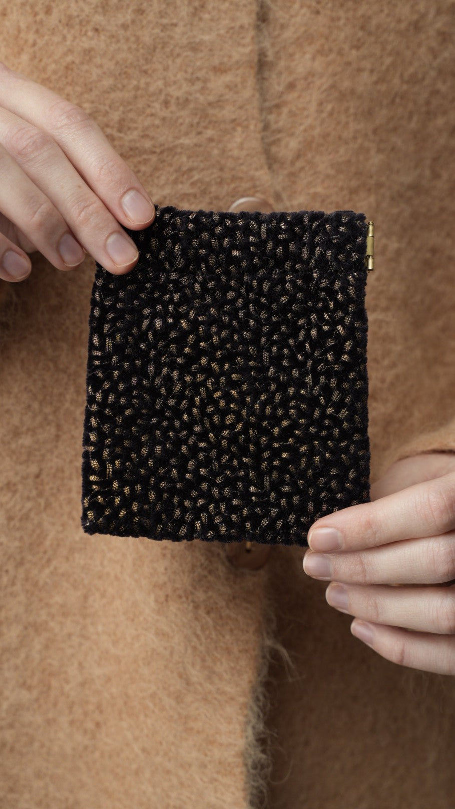 Via Roma - Porta monete, cucito a mano