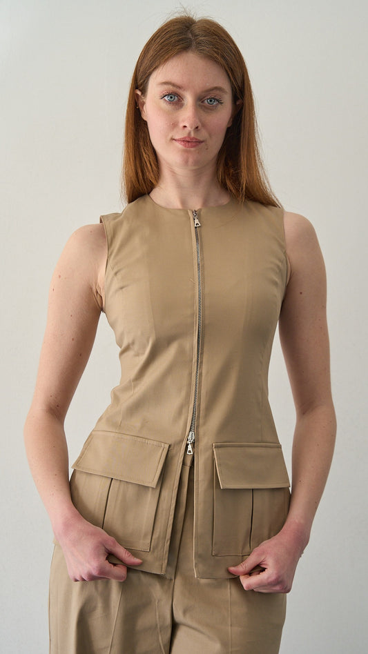 King Kong - Gilet sciancrato con cerniera e tasconi frontali ART.SP8EG18 Sabbia