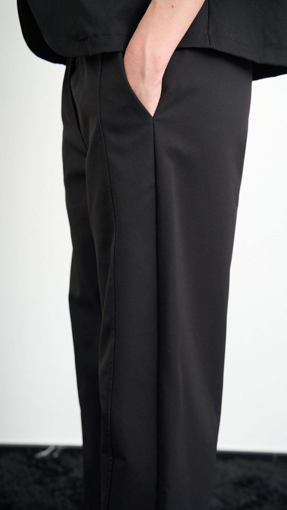 Via Roma - Pantalone morbido con vita elasticizzata - Nero - ART.26AI6000950