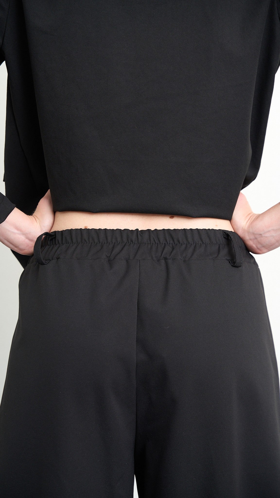 Via Roma - Pantalone morbido con vita elasticizzata - Nero - ART.26AI6000950