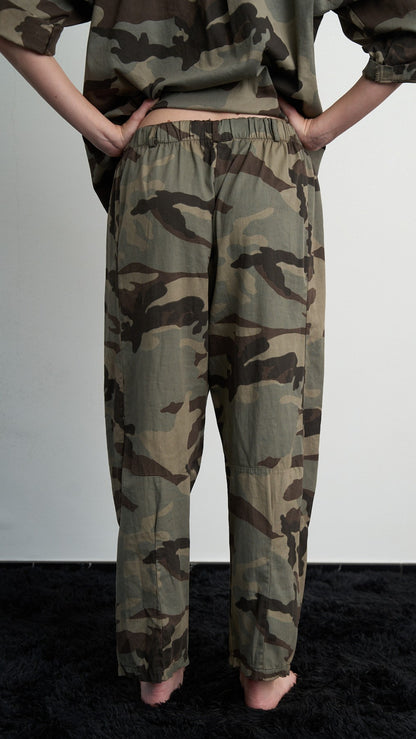 Via Roma - Completo camouflage con toppa e pattine paillettes - Camouflage - ART.26AI10002950