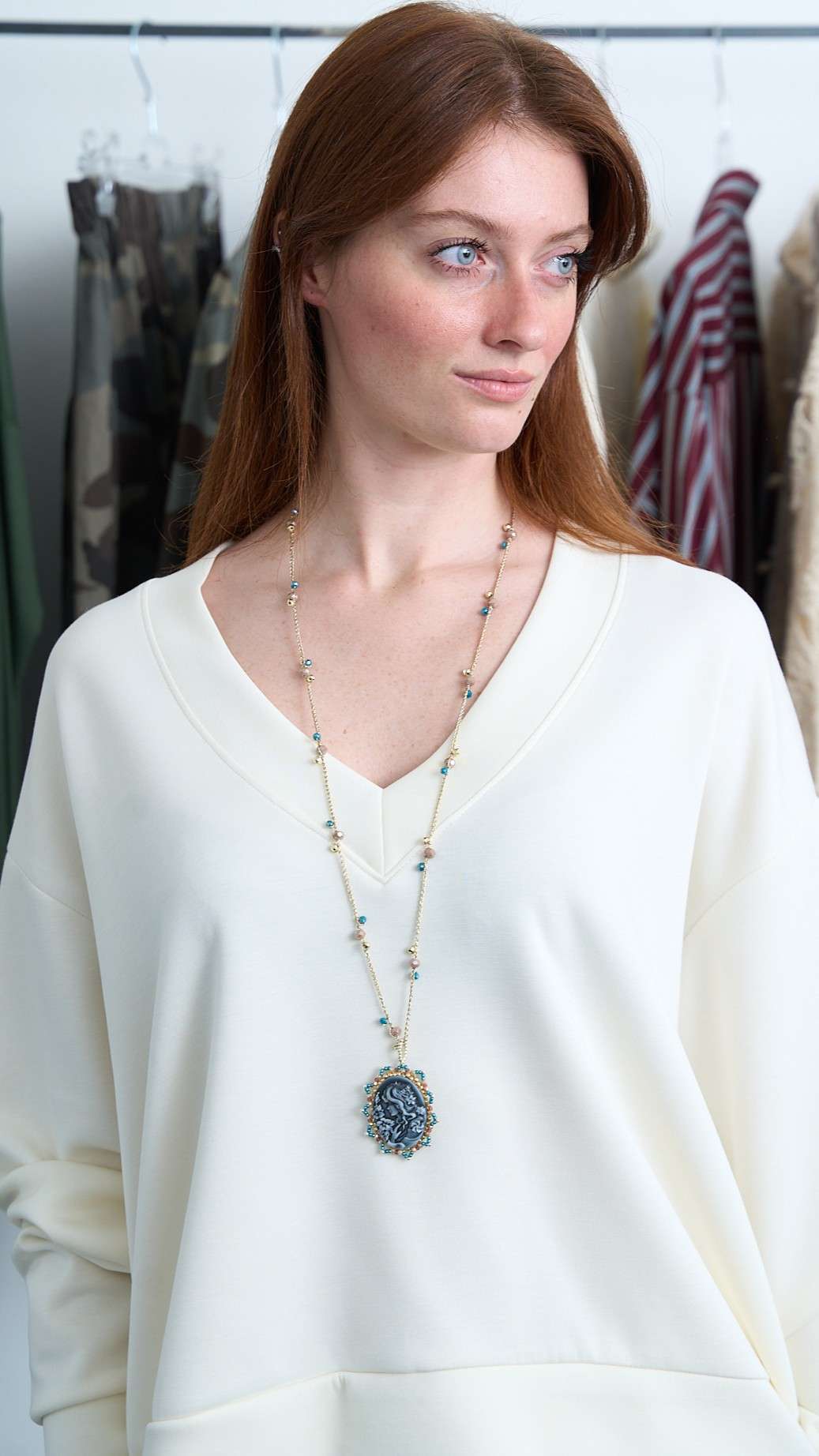 Via Roma - Collana "Cammeo" - Celeste - Dorato - Beige