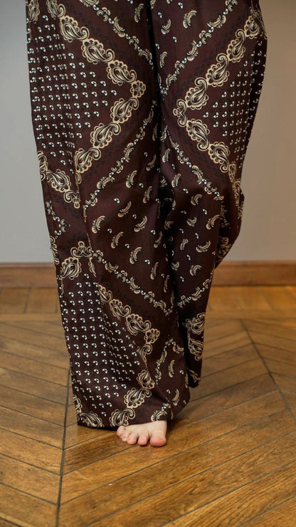 Tensione In - Pantaloni bandana con elastico sfondo marrone - ART.36545