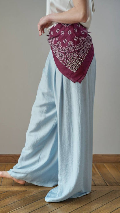 Zahjr - Pantaloni in tinta unita celeste polvere con bandana - ART.53539863