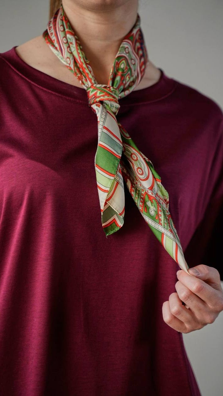 Zahjr - T-shirt in tinta unita vinaccio con foulard fantasia - ART.53539854